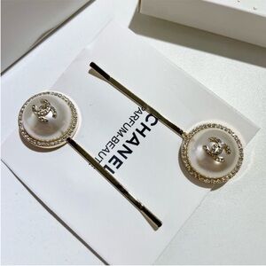 Chanel N°5 gift Gold & White Hair Pins